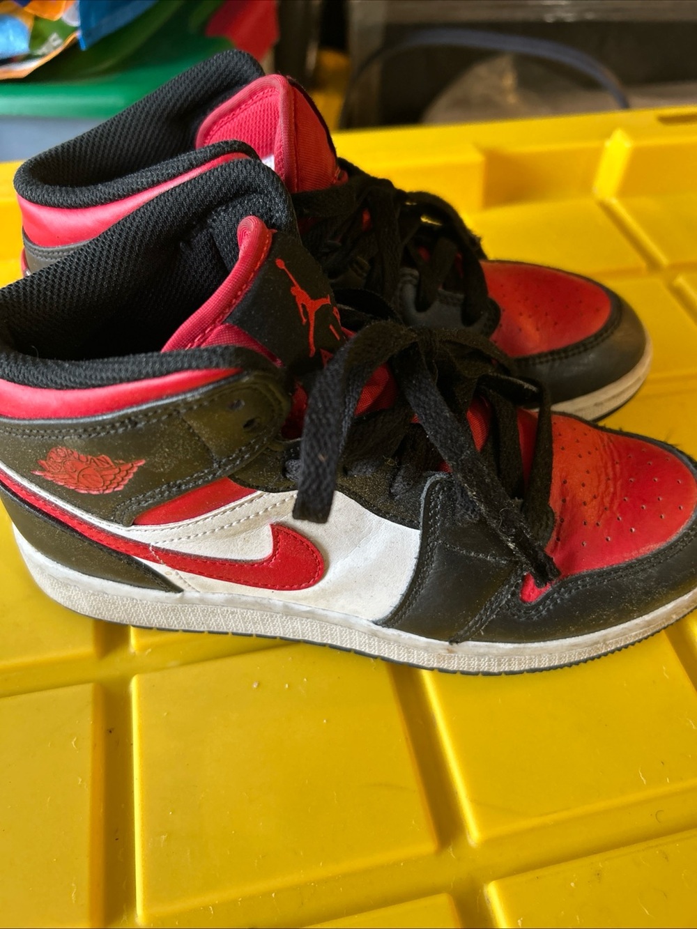 Nike Kids High-Top Sneakers in Black/Red/White